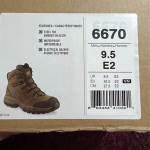 Redwing mens steel toe boots, waterproof and electric hazard size 9.5. Brand new
